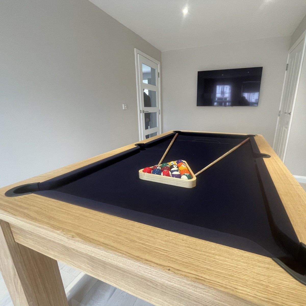 The Elixir 6ft & 7ft British Pool Table W/Dining Top Natural Oak