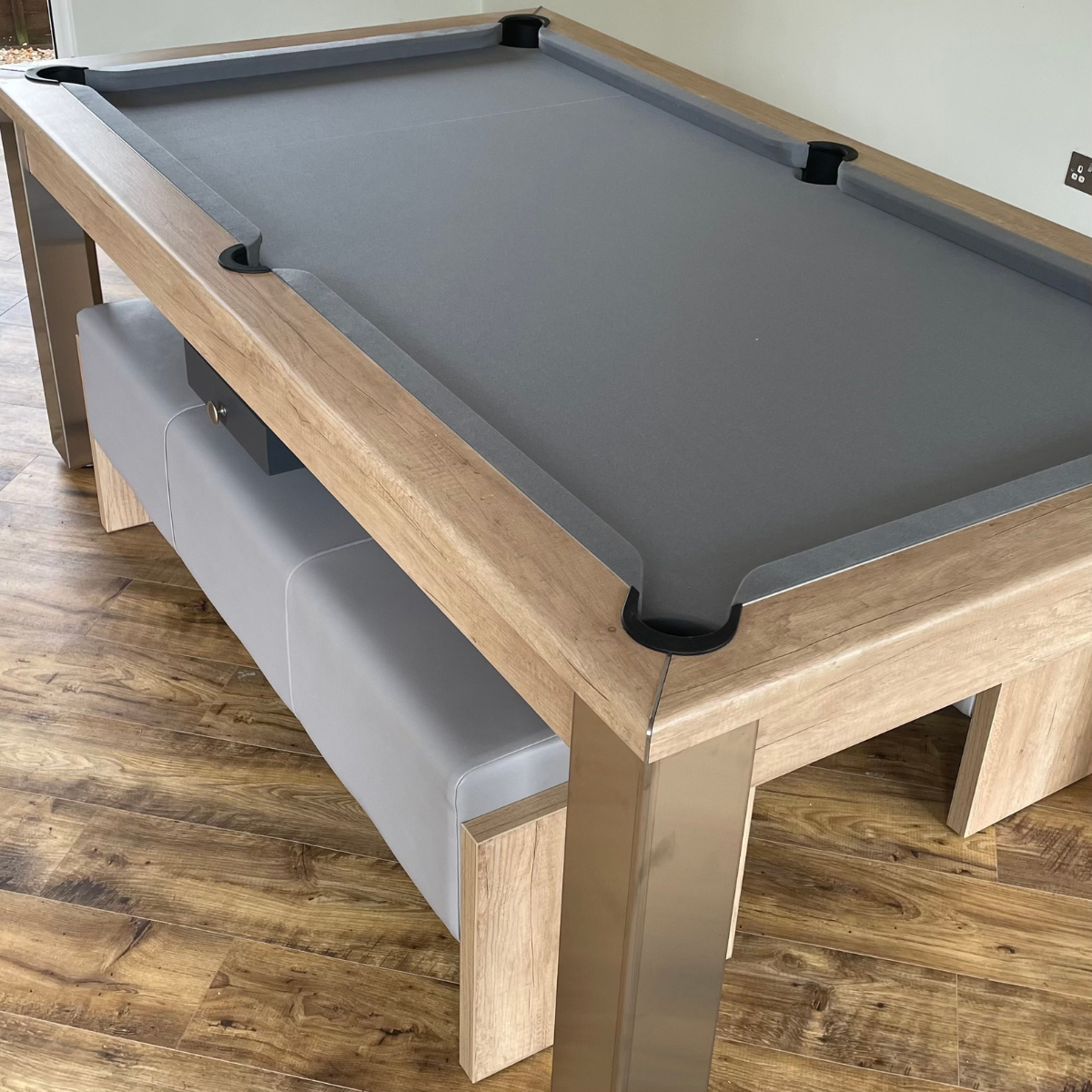 The Elixir 6ft & 7ft British Pool Table W/Dining Top Nebraska Oak