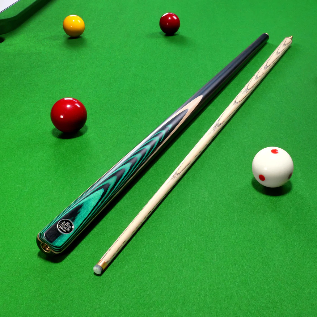 Baize Master English Pool Cue Centre Jointed Black Line Classic Series 57" 145cm