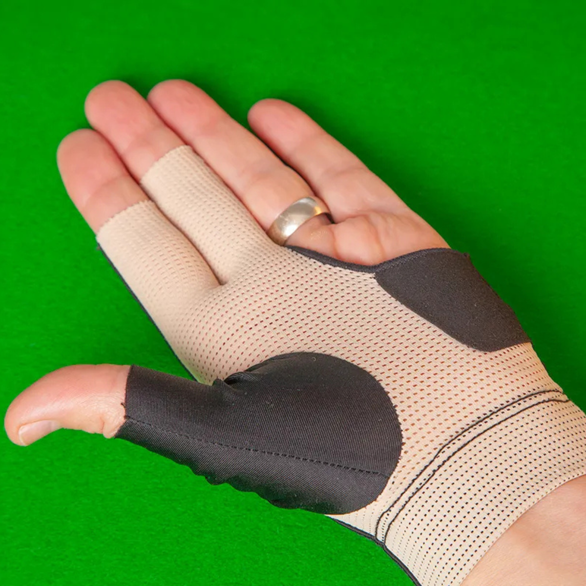 Britannia Snooker & Pool Glove Left Or Right Hand Black