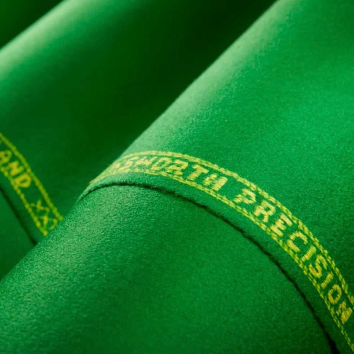 Hainsworth Precision Cloth Bed And Cushion Set Green 6ft Or 7ft