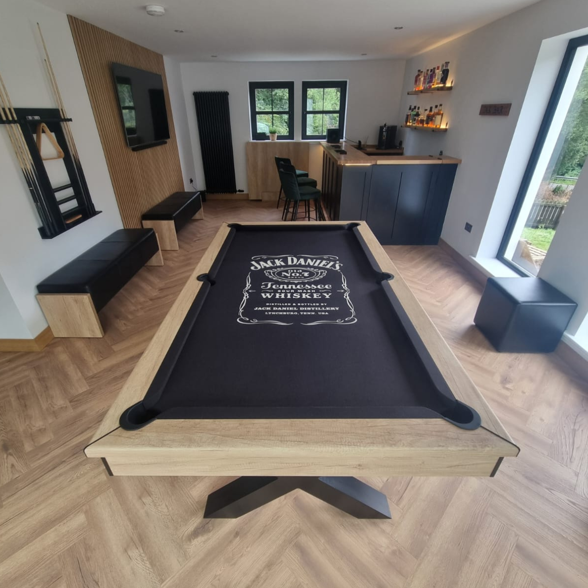 FMF English Pool Table With Dining Top Xcalibur 7ft